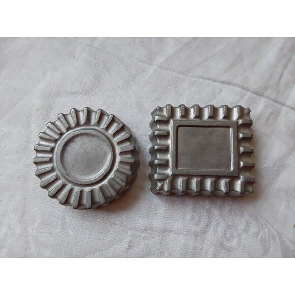 Nordic Ware rosette iron set in original box double dipper wood handle 4 molds - Picture 3 of 10